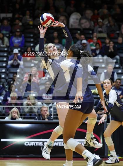 Thumbnail 2 in Tompkins vs. Keller (UIL 6A Semifinal) photogallery.