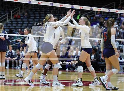 Thumbnail 2 in Tompkins vs. Keller (UIL 6A Semifinal) photogallery.