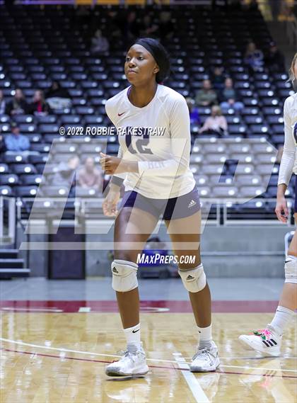 Thumbnail 2 in Tompkins vs. Keller (UIL 6A Semifinal) photogallery.