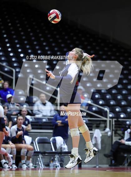 Thumbnail 1 in Tompkins vs. Keller (UIL 6A Semifinal) photogallery.