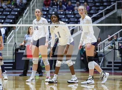 Thumbnail 1 in Tompkins vs. Keller (UIL 6A Semifinal) photogallery.