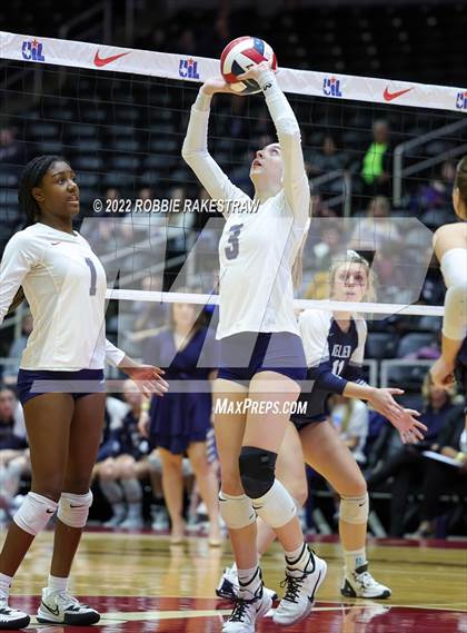 Thumbnail 3 in Tompkins vs. Keller (UIL 6A Semifinal) photogallery.