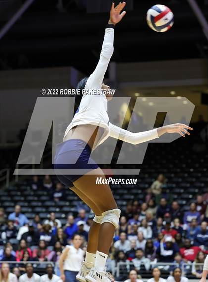 Thumbnail 3 in Tompkins vs. Keller (UIL 6A Semifinal) photogallery.