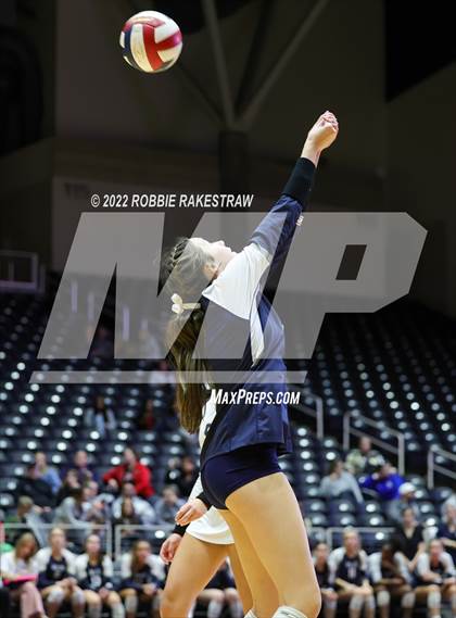 Thumbnail 2 in Tompkins vs. Keller (UIL 6A Semifinal) photogallery.
