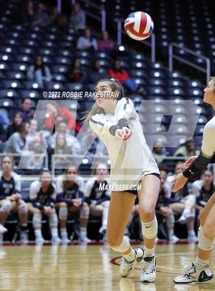 Thumbnail 3 in Tompkins vs. Keller (UIL 6A Semifinal) photogallery.