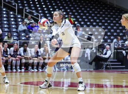 Thumbnail 1 in Tompkins vs. Keller (UIL 6A Semifinal) photogallery.