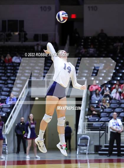 Thumbnail 1 in Tompkins vs. Keller (UIL 6A Semifinal) photogallery.