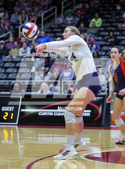 Thumbnail 3 in Tompkins vs. Keller (UIL 6A Semifinal) photogallery.