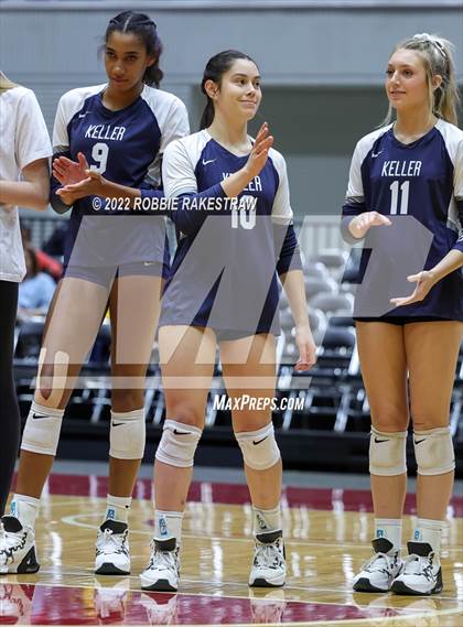Thumbnail 2 in Tompkins vs. Keller (UIL 6A Semifinal) photogallery.