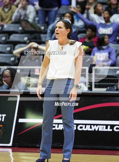 Thumbnail 3 in Tompkins vs. Keller (UIL 6A Semifinal) photogallery.