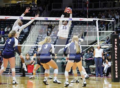 Thumbnail 2 in Tompkins vs. Keller (UIL 6A Semifinal) photogallery.