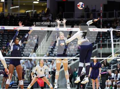 Thumbnail 1 in Tompkins vs. Keller (UIL 6A Semifinal) photogallery.