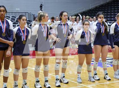 Thumbnail 2 in Tompkins vs. Keller (UIL 6A Semifinal) photogallery.