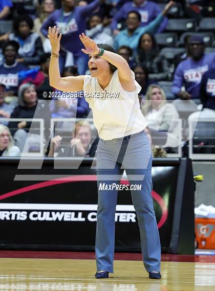 Thumbnail 1 in Tompkins vs. Keller (UIL 6A Semifinal) photogallery.