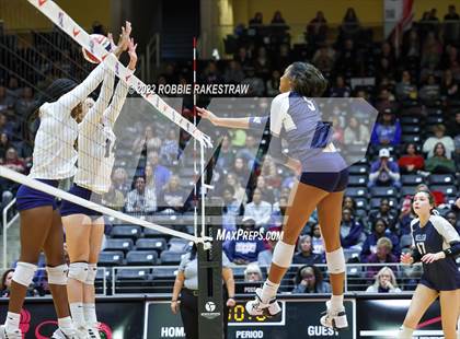 Thumbnail 3 in Tompkins vs. Keller (UIL 6A Semifinal) photogallery.
