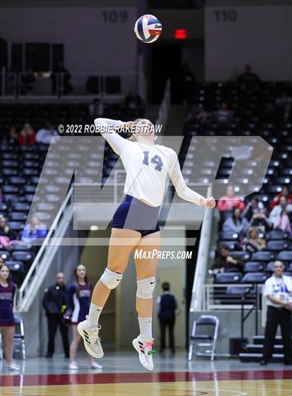 Thumbnail 3 in Tompkins vs. Keller (UIL 6A Semifinal) photogallery.