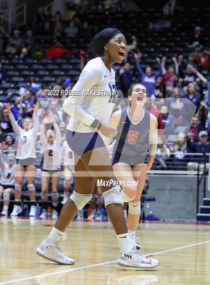 Thumbnail 1 in Tompkins vs. Keller (UIL 6A Semifinal) photogallery.