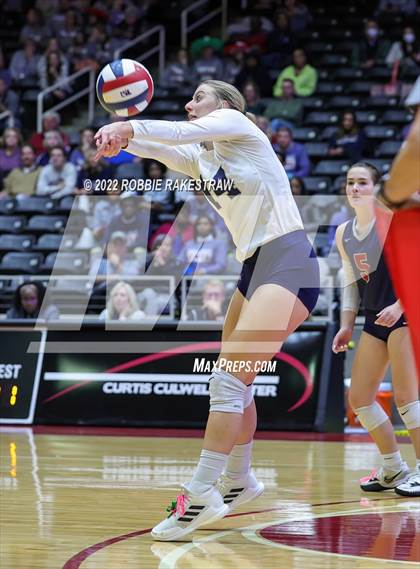 Thumbnail 1 in Tompkins vs. Keller (UIL 6A Semifinal) photogallery.
