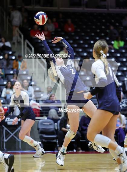 Thumbnail 2 in Tompkins vs. Keller (UIL 6A Semifinal) photogallery.