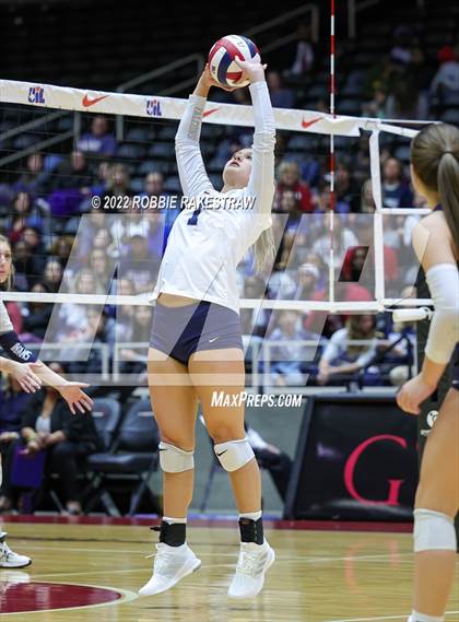 Thumbnail 2 in Tompkins vs. Keller (UIL 6A Semifinal) photogallery.
