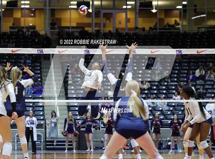 Thumbnail 1 in Tompkins vs. Keller (UIL 6A Semifinal) photogallery.