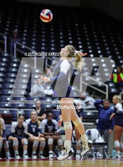 Thumbnail 3 in Tompkins vs. Keller (UIL 6A Semifinal) photogallery.