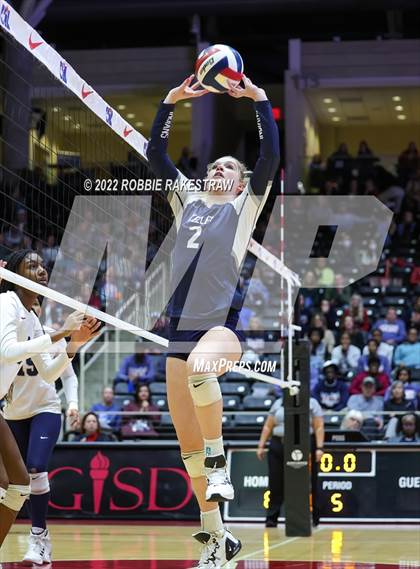 Thumbnail 3 in Tompkins vs. Keller (UIL 6A Semifinal) photogallery.