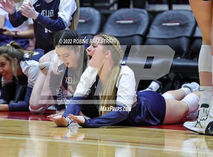 Thumbnail 3 in Tompkins vs. Keller (UIL 6A Semifinal) photogallery.
