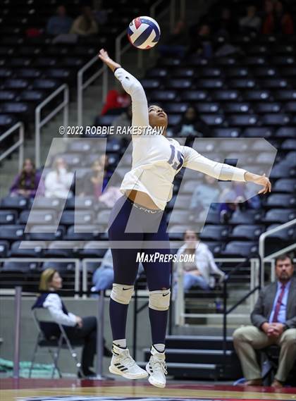 Thumbnail 2 in Tompkins vs. Keller (UIL 6A Semifinal) photogallery.