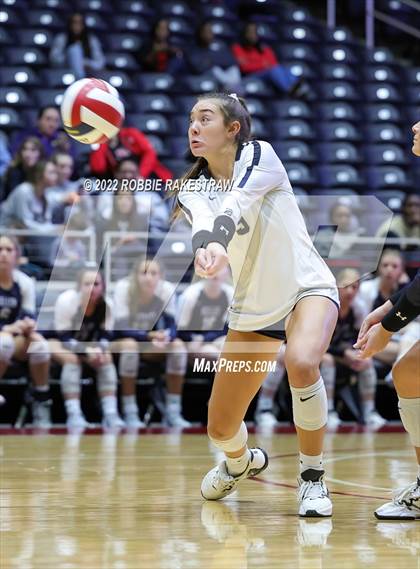 Thumbnail 1 in Tompkins vs. Keller (UIL 6A Semifinal) photogallery.