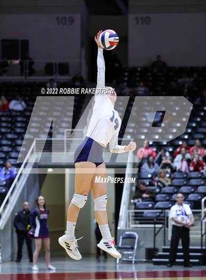 Thumbnail 2 in Tompkins vs. Keller (UIL 6A Semifinal) photogallery.