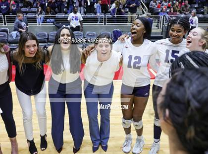 Thumbnail 1 in Tompkins vs. Keller (UIL 6A Semifinal) photogallery.