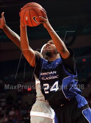 Thumbnail 3 in Jordan Brand Classic: Regional Game @ the Garden photogallery.