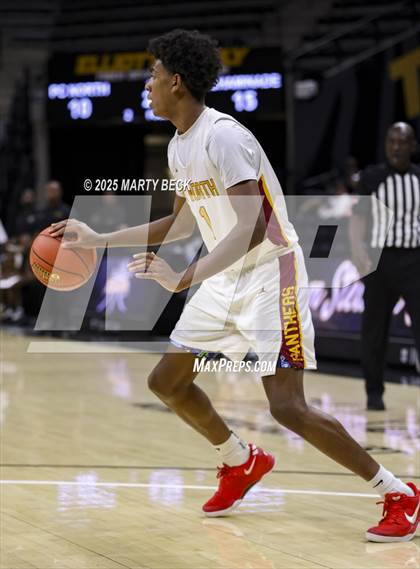 Thumbnail 3 in Putnam City North vs Chaminade (Norm Stewart Classic) photogallery.