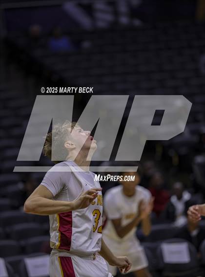 Thumbnail 3 in Putnam City North vs Chaminade (Norm Stewart Classic) photogallery.