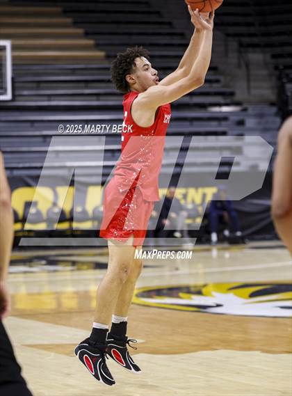 Thumbnail 3 in Putnam City North vs Chaminade (Norm Stewart Classic) photogallery.