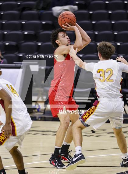 Thumbnail 3 in Putnam City North vs Chaminade (Norm Stewart Classic) photogallery.