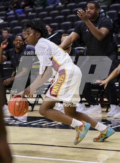 Thumbnail 1 in Putnam City North vs Chaminade (Norm Stewart Classic) photogallery.