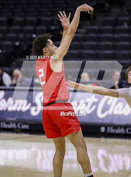 Thumbnail 2 in Putnam City North vs Chaminade (Norm Stewart Classic) photogallery.