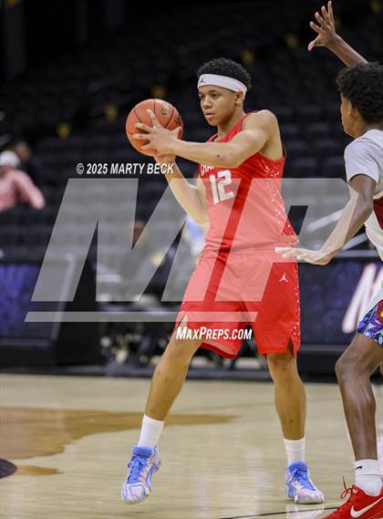 Thumbnail 2 in Putnam City North vs Chaminade (Norm Stewart Classic) photogallery.