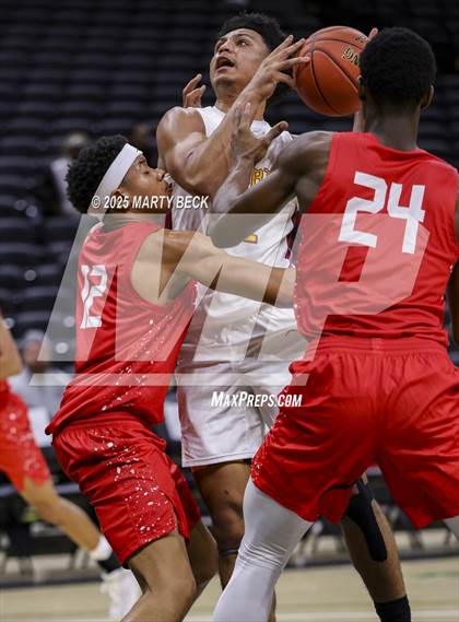 Thumbnail 3 in Putnam City North vs Chaminade (Norm Stewart Classic) photogallery.