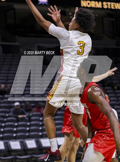 Thumbnail 2 in Putnam City North vs Chaminade (Norm Stewart Classic) photogallery.