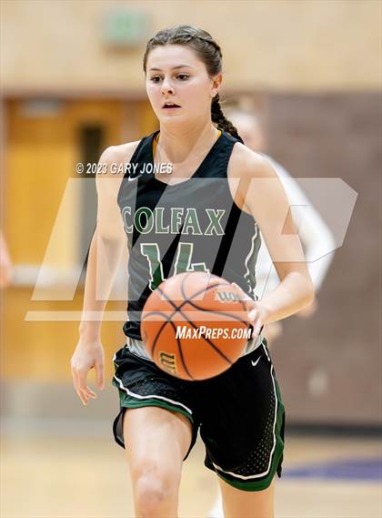 Thumbnail 2 in Whitney vs. Colfax (Chavez Christmas Classic) photogallery.