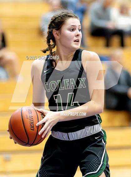Thumbnail 2 in Whitney vs. Colfax (Chavez Christmas Classic) photogallery.