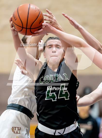 Thumbnail 2 in Whitney vs. Colfax (Chavez Christmas Classic) photogallery.