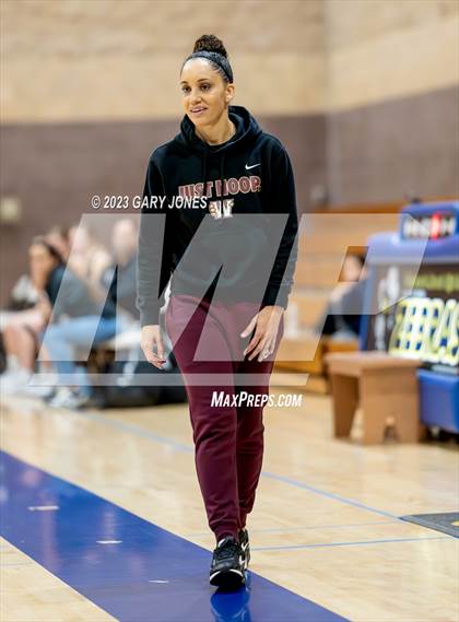 Thumbnail 1 in Whitney vs. Colfax (Chavez Christmas Classic) photogallery.
