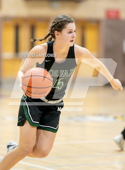Thumbnail 2 in Whitney vs. Colfax (Chavez Christmas Classic) photogallery.