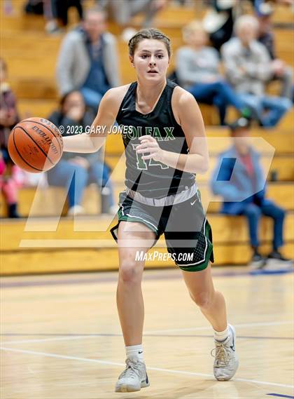 Thumbnail 3 in Whitney vs. Colfax (Chavez Christmas Classic) photogallery.