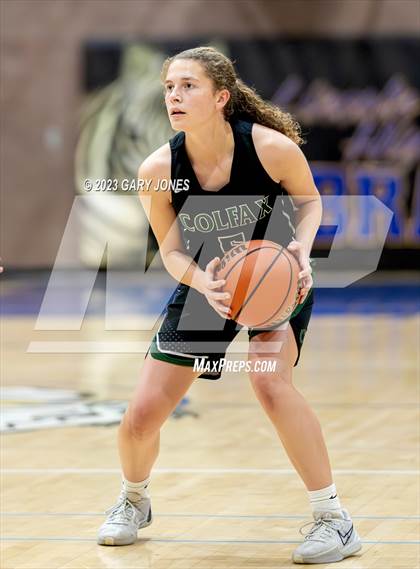 Thumbnail 2 in Whitney vs. Colfax (Chavez Christmas Classic) photogallery.