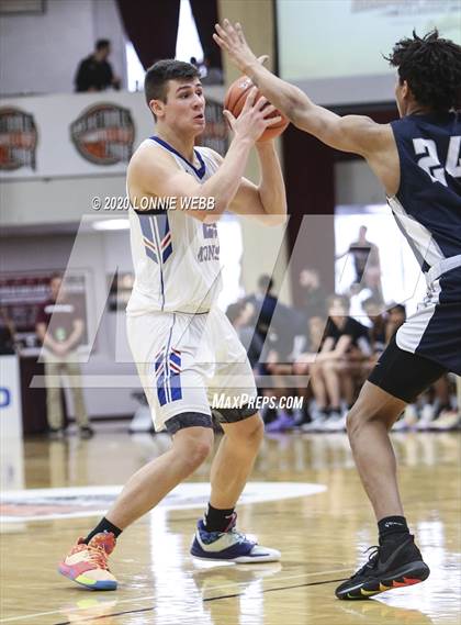 Thumbnail 2 in St. Thomas More vs Wilbraham & Monson Academy (Spalding Hoophall Classic) photogallery.